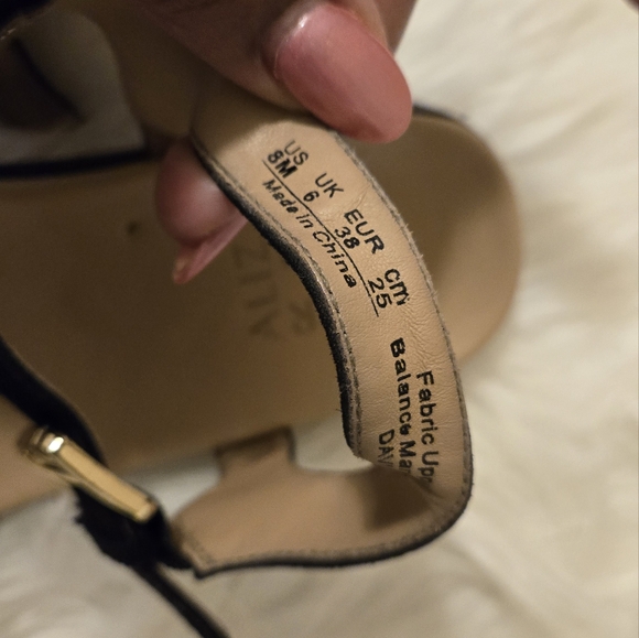 Naturalizer Womens Studded Davi Flat Sandals in White Size US 8M UK 6 EUR 38 - Picture 2 of 7